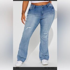 Fashion Nova Mid-Rise Distressed Jeans-Size 18